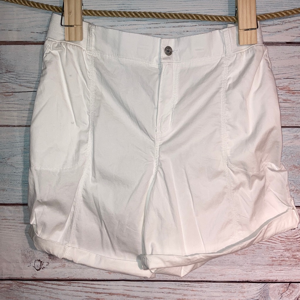 24w Evri White Bermuda Shorts. Lightweight. Nwt..